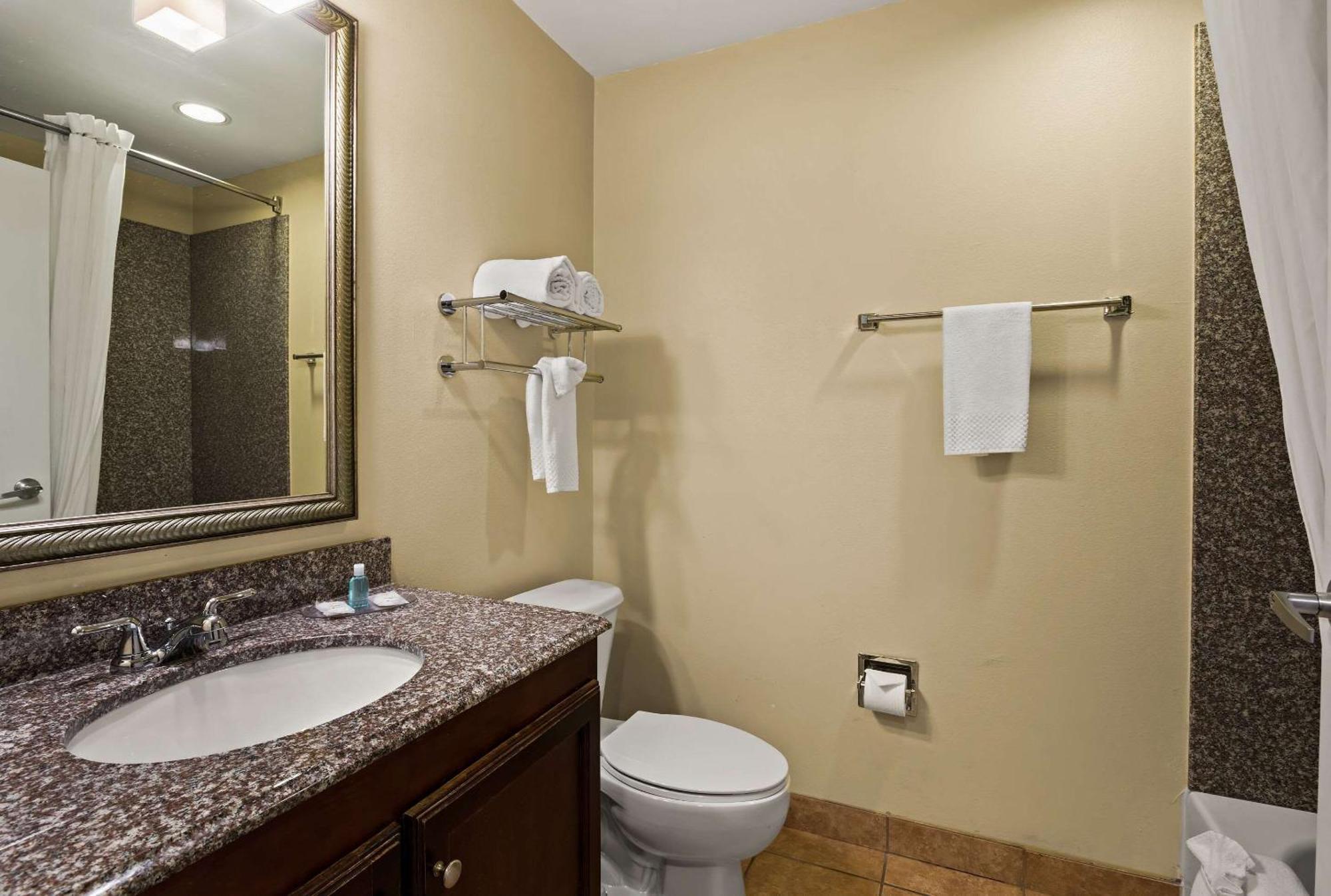Mainstay Suites Houma Exterior photo