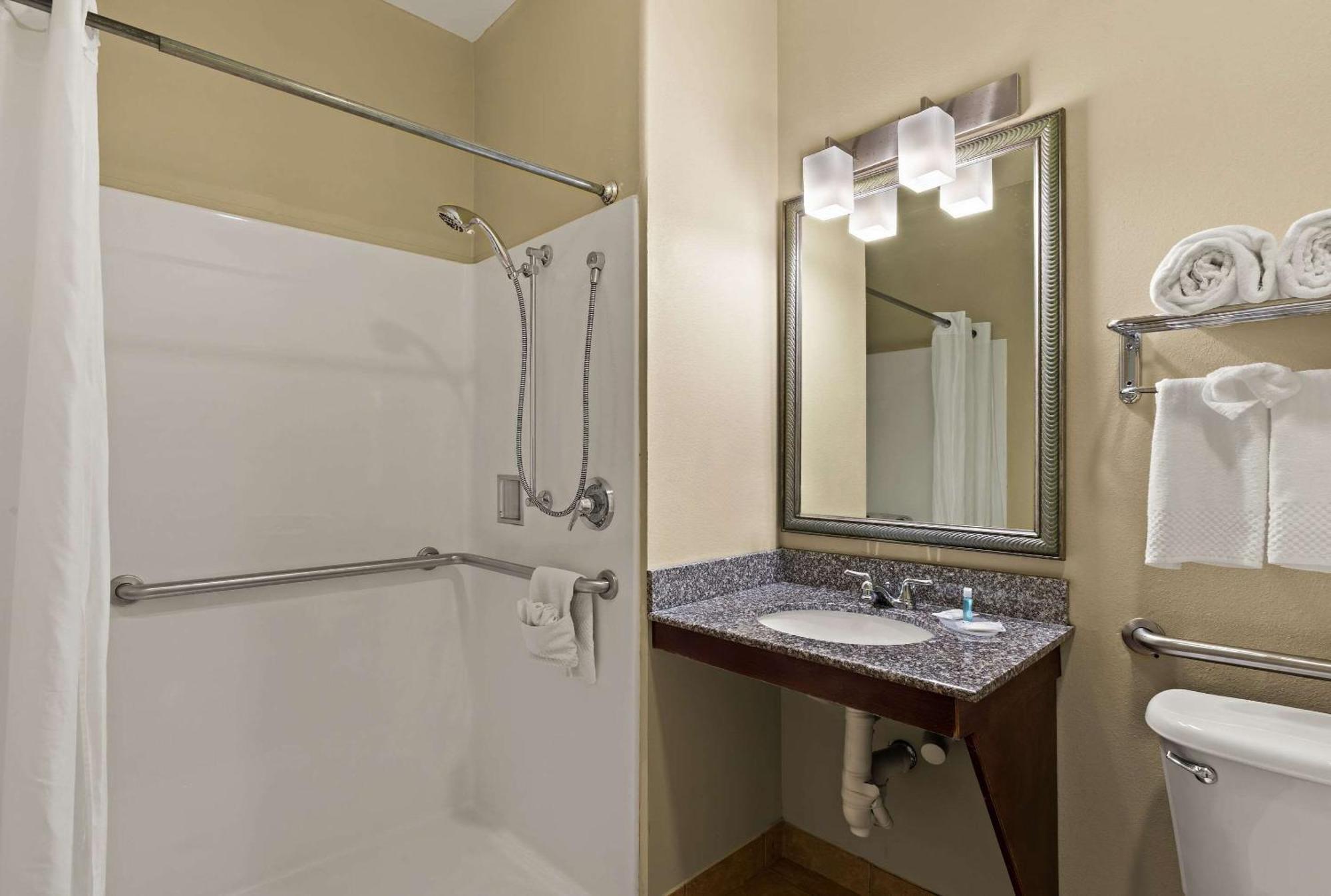 Mainstay Suites Houma Exterior photo