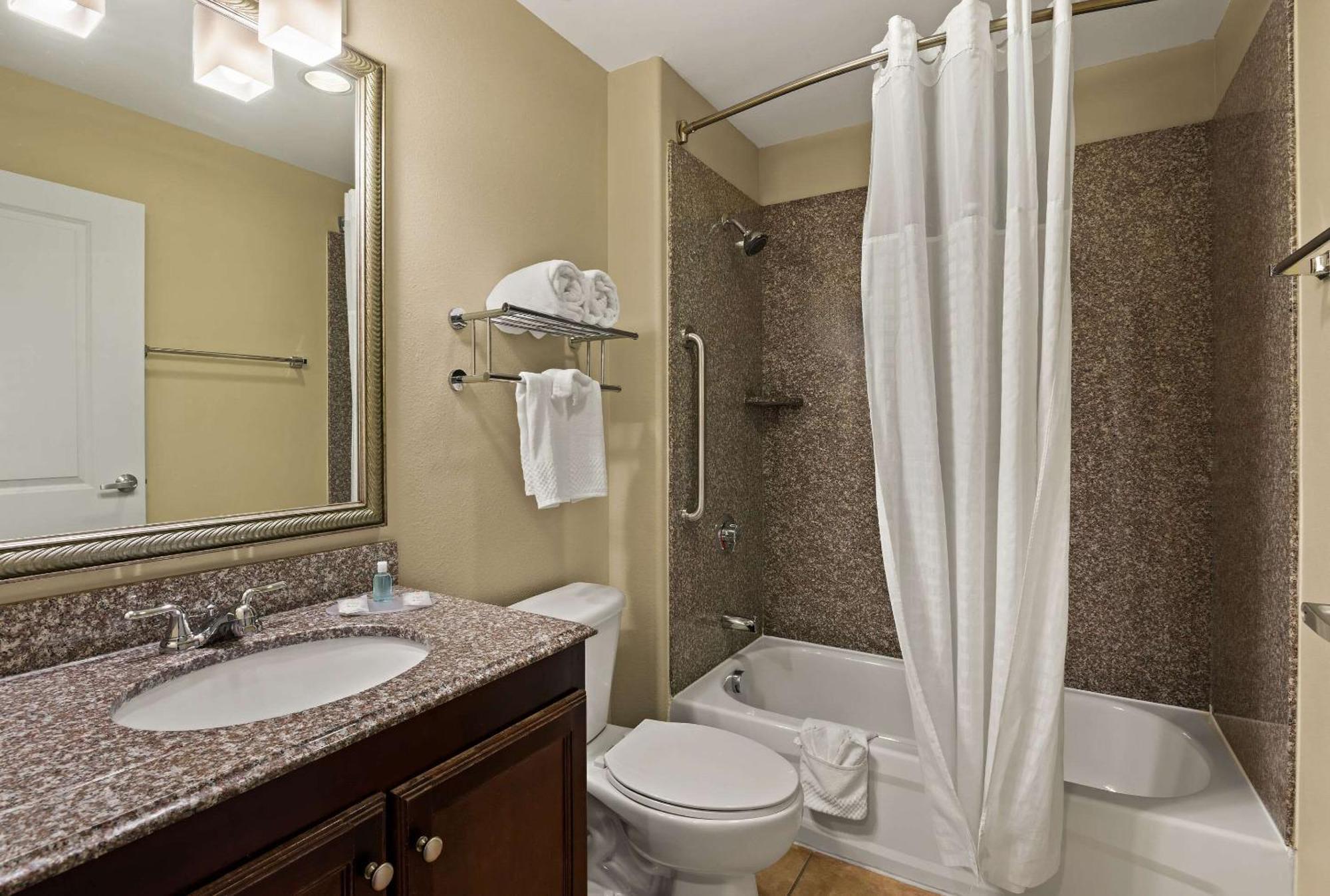 Mainstay Suites Houma Exterior photo